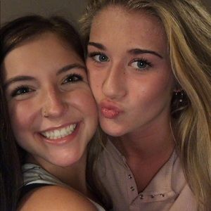 Meet your Posher, Maura